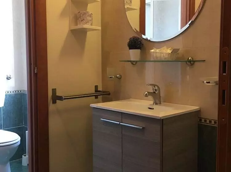استودیوی استاندارد, Residence Gloria