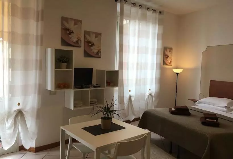 استودیوی استاندارد, Residence Gloria