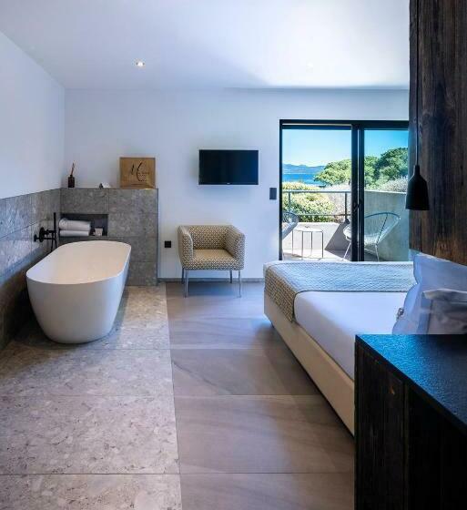 اتاق استاندارد, Restaurant Mariosa