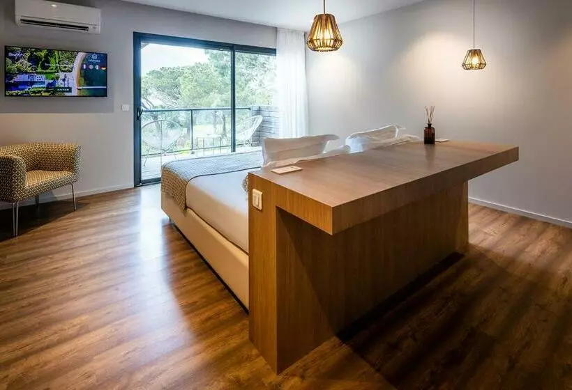 2 Bedrooms Suite Sea View, Restaurant Mariosa