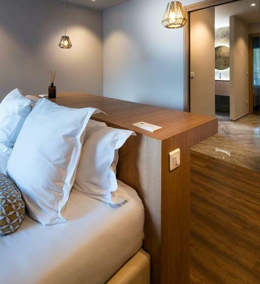 2 Bedrooms Suite Sea View, Restaurant Mariosa