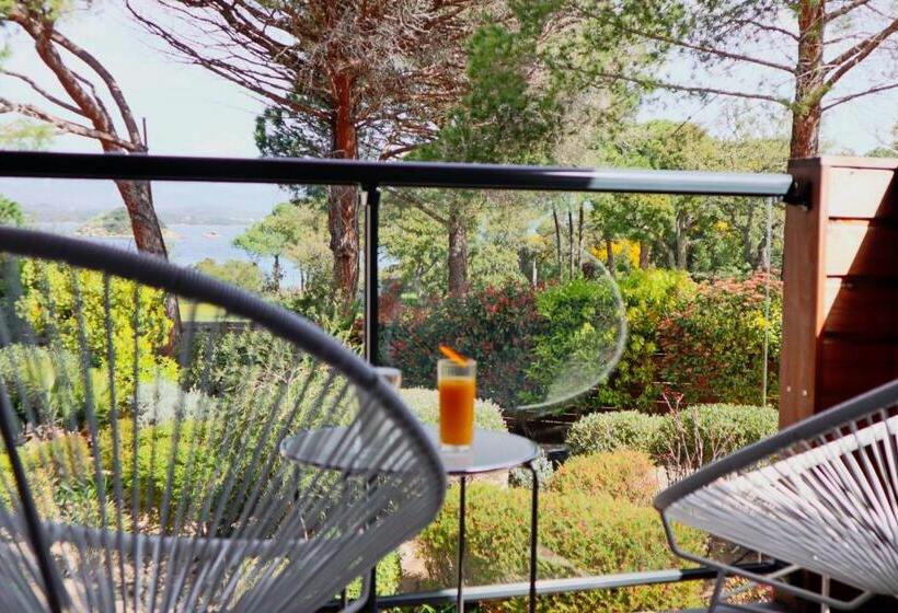 2 Bedrooms Suite Sea View, Restaurant Mariosa