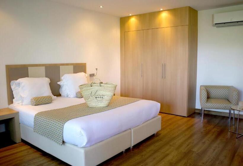 اتاق استاندارد, Restaurant Mariosa