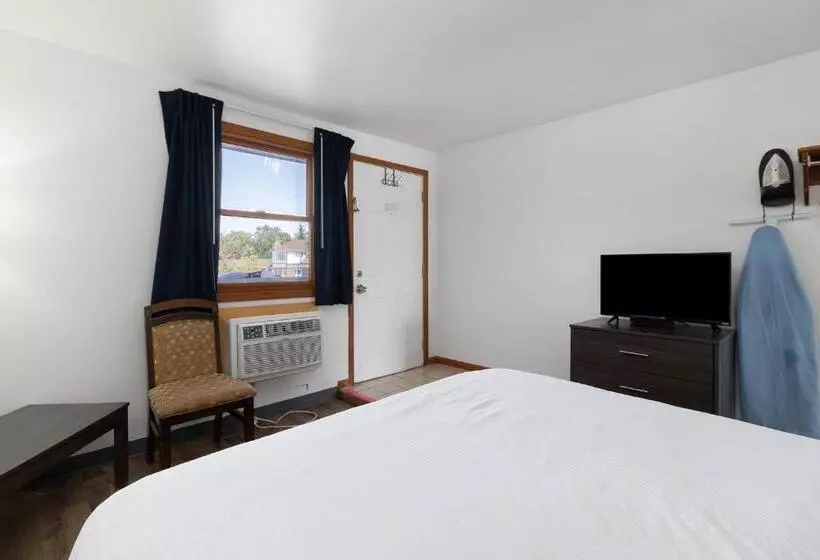 スーペリアースイート, Snyders Shoreline Inn