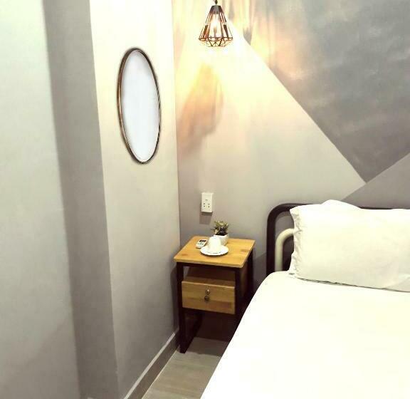 اتاق استاندارد یک تخته با سرویس بهداشتی مشترک, Khoi Hostel