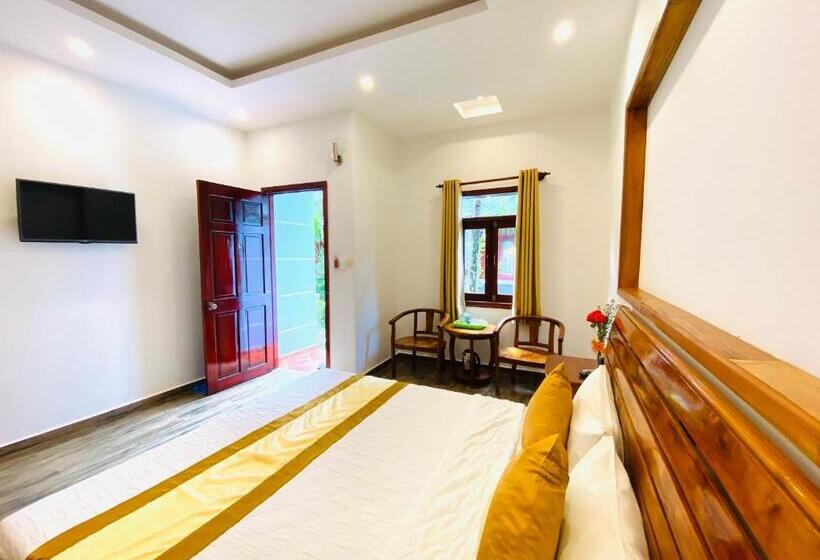 Camera Tripla Deluxe Vista Piscina, Dong Xuan Hong