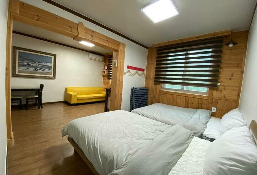 סטודיו משפחתי, Smile Resort