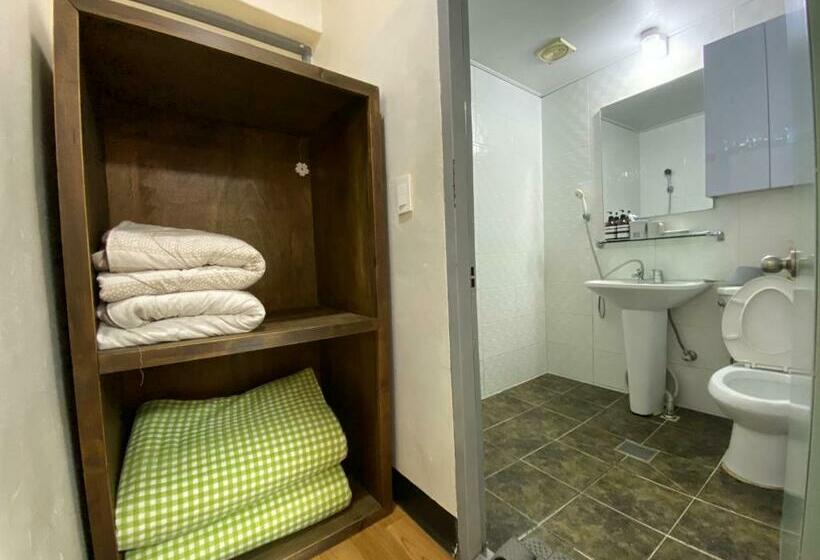 סטודיו משפחתי, Smile Resort