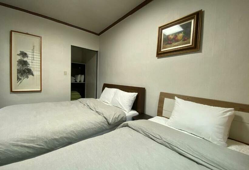 סטודיו משפחתי, Smile Resort