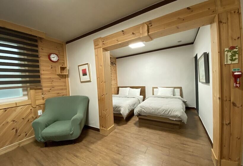 סטודיו משפחתי, Smile Resort