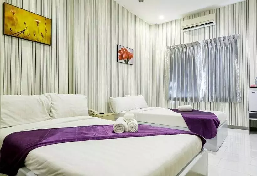 デラックスルーム, White Residence Hotel & Apartment