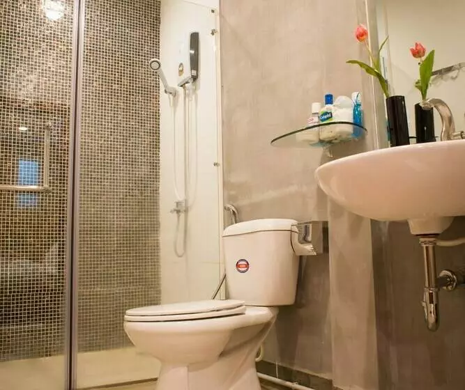 デラックスルーム, White Residence Hotel & Apartment