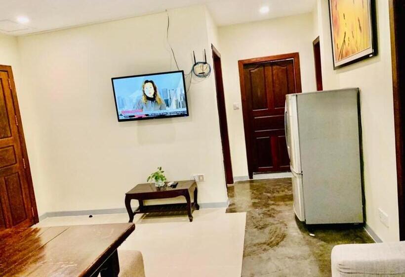 דירת שלושה חדרים, White Residence Hotel & Apartment