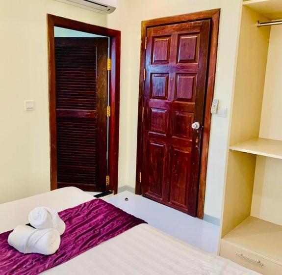 דירת שלושה חדרים, White Residence Hotel & Apartment