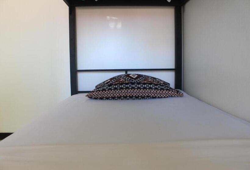 اتاق اکونومی, Bamboo Backpackers