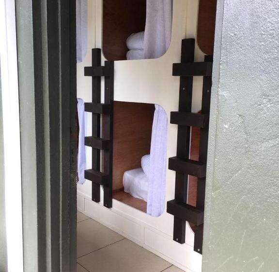 Capsule, Bamboo Backpackers