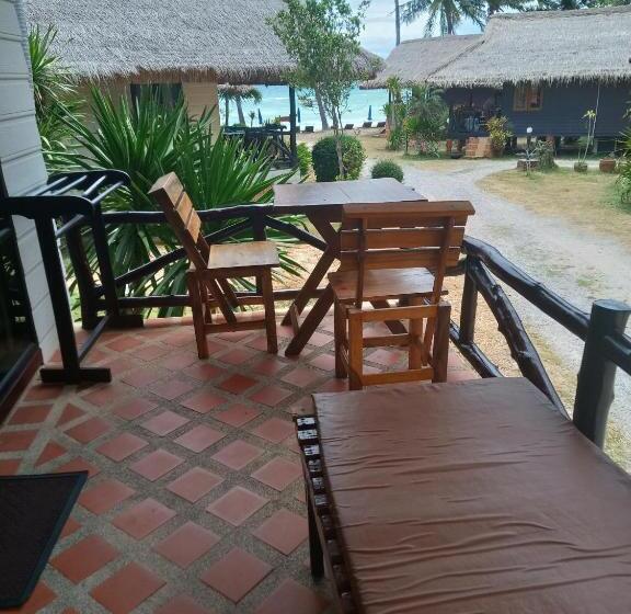 בקתה סופריור, Bow Thong Beach Resort