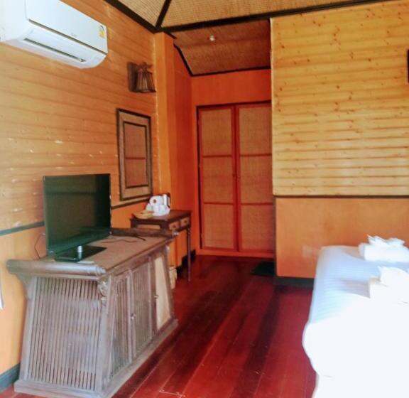 בקתה סופריור, Bow Thong Beach Resort