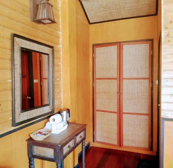 בקתה סופריור, Bow Thong Beach Resort