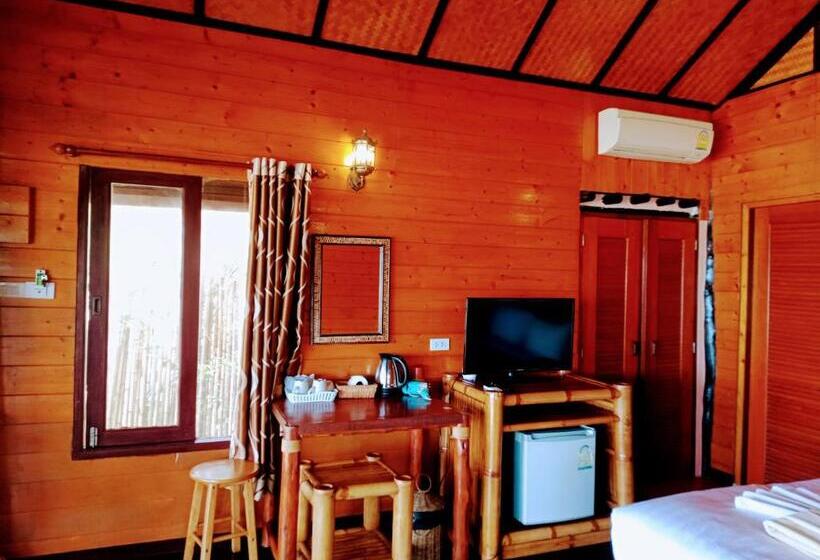 בקתה סטנדרטית, Bow Thong Beach Resort