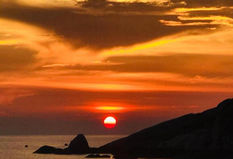 בקתה סטנדרטית, Bow Thong Beach Resort