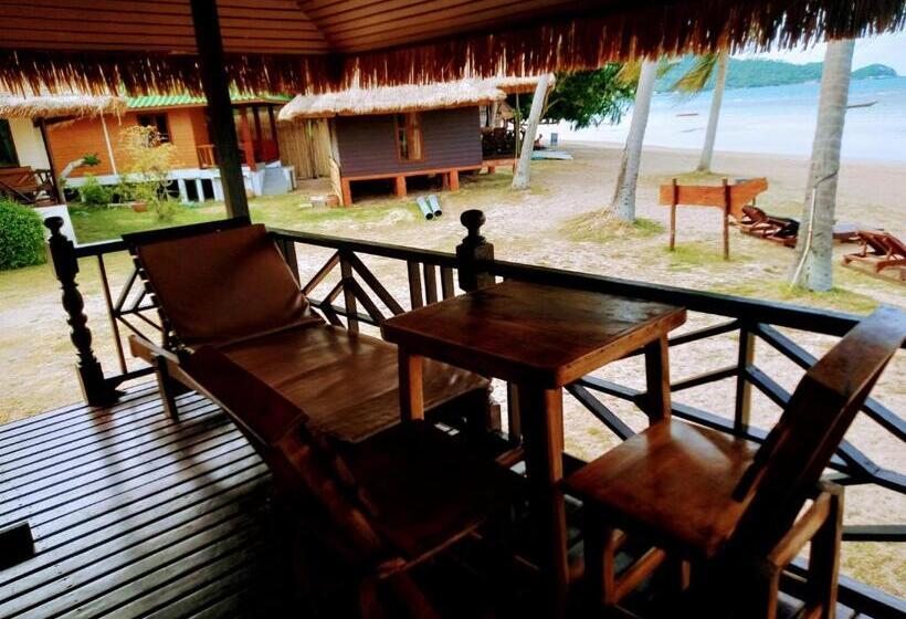 בקתה סטנדרטית, Bow Thong Beach Resort