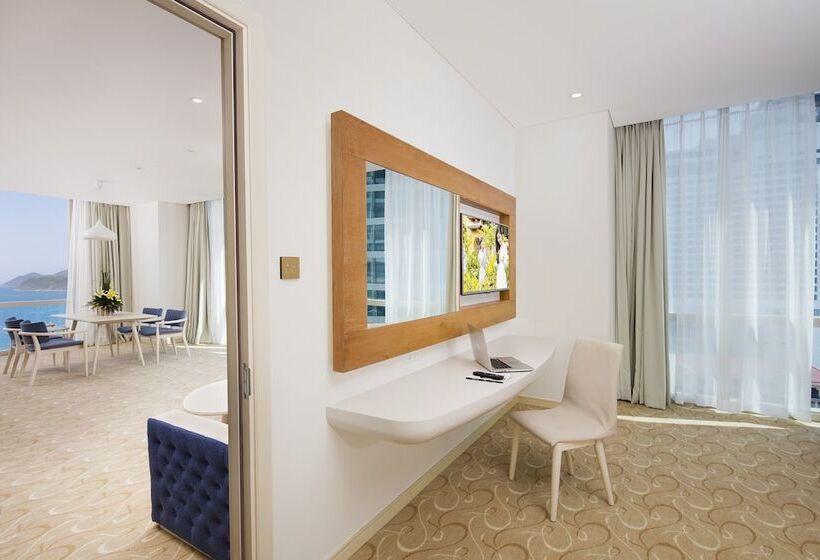 سوییت با چشمانداز دریا, Diamond Bay