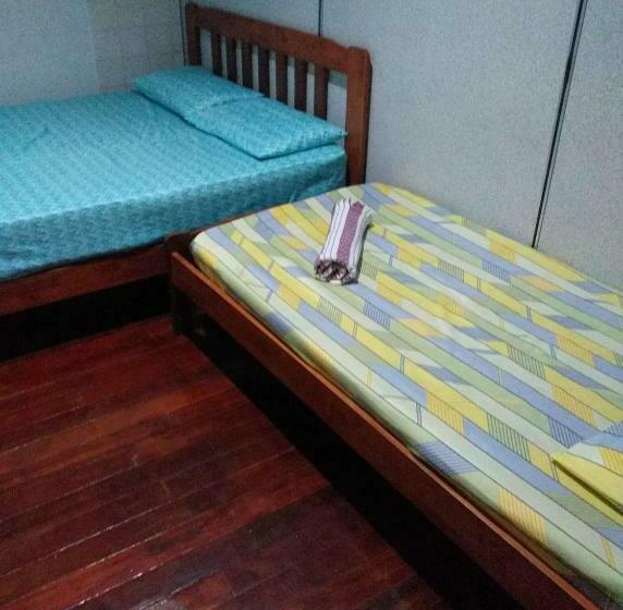 Standard 3 Bett Zimmer Geteiltes Bad, Discovery Malacca Hostel