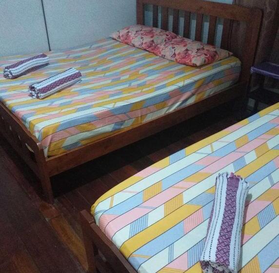 Quarto Triplo Standard Casa de Banho Partilhada, Discovery Malacca Hostel