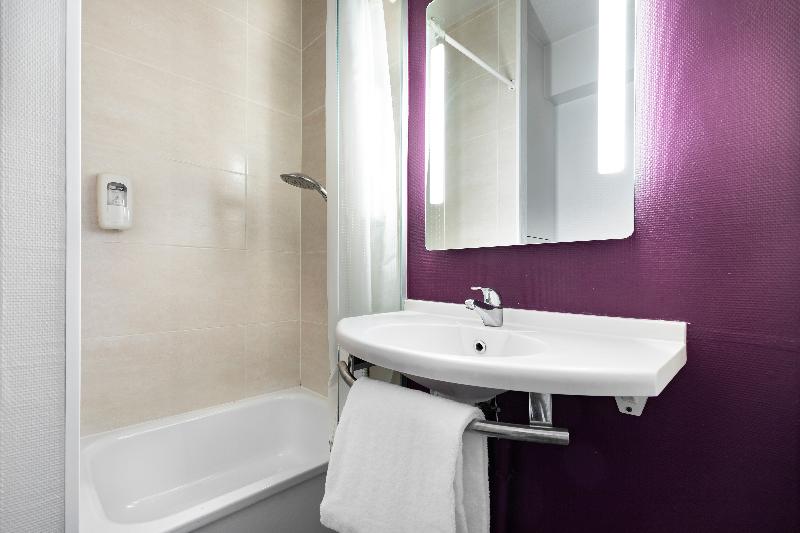 חדר סטנדרט לארבעה, B&b Hotel Lyon Vénissieux