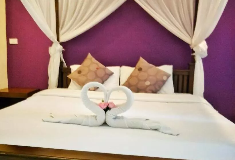 اتاق لوکس با تخت بزرگ, Blue House Sukhothai
