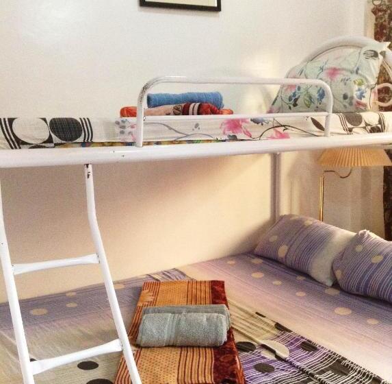 اتاق خانوادگی, Citadel Bed And Breakfast