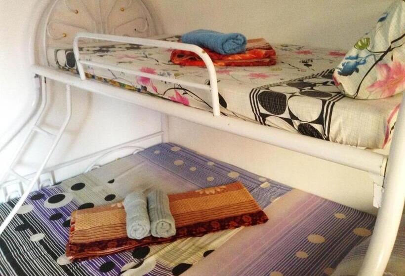 اتاق خانوادگی, Citadel Bed And Breakfast