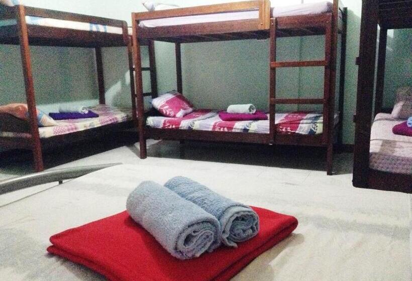 اتاق خانوادگی, Citadel Bed And Breakfast