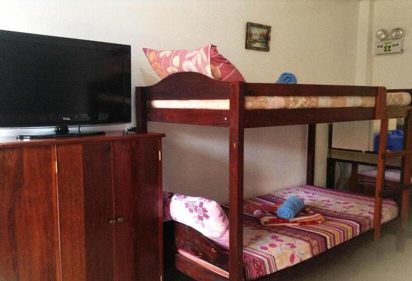 اتاق خانوادگی, Citadel Bed And Breakfast