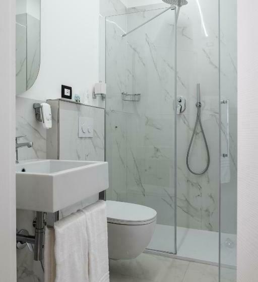 اتاق استاندارد, Cuneo