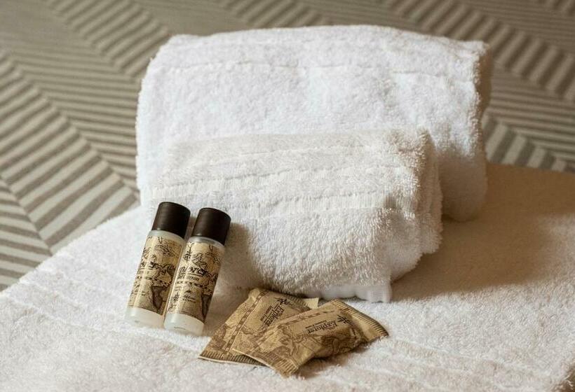 اتاق استاندارد, Cuneo