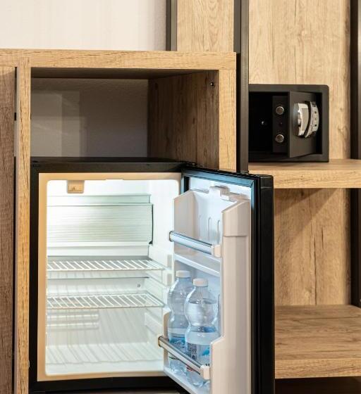 اتاق استاندارد سه نفره, Cuneo