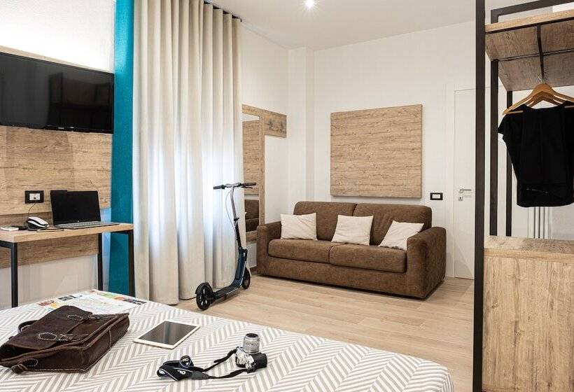 اتاق لوکس, Cuneo