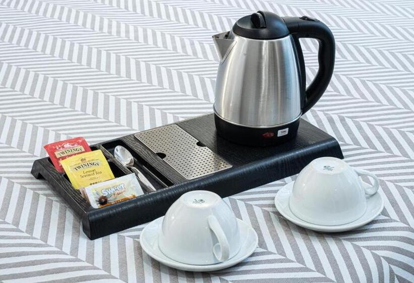 اتاق لوکس, Cuneo