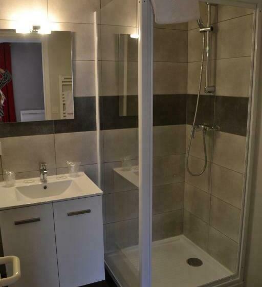 スタンダード4人部屋, Eisenhower