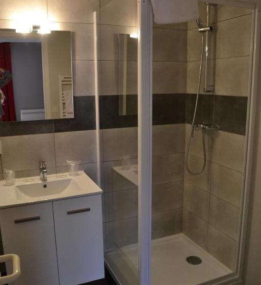 スタンダードトリプルルーム, Eisenhower