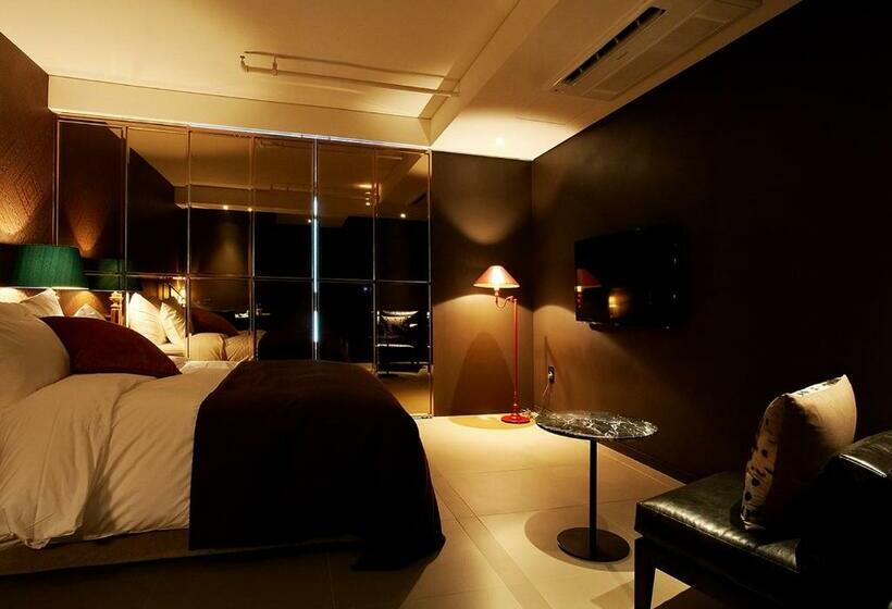 Standart Oda, Leedesign