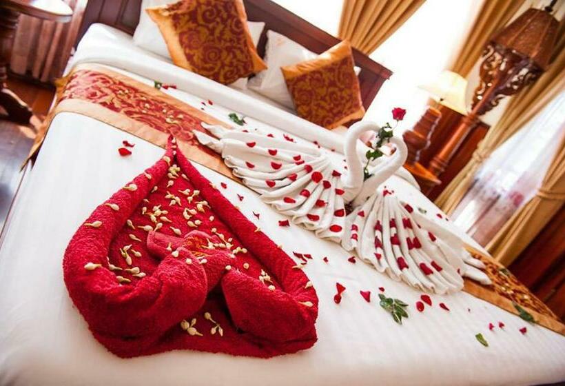 חדר סופריור, Okay Boutique