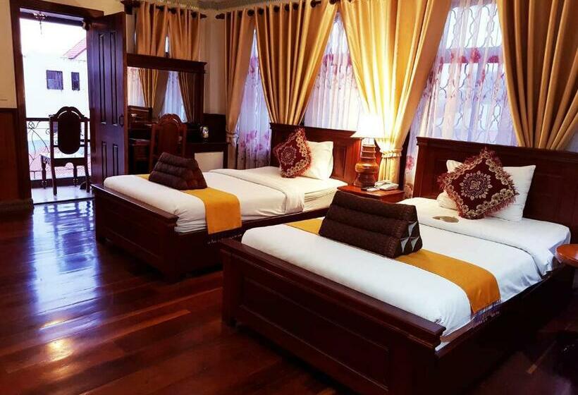 חדר סופריור, Okay Boutique