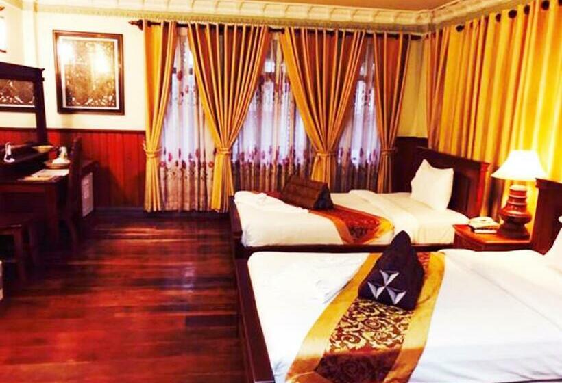 חדר סופריור, Okay Boutique