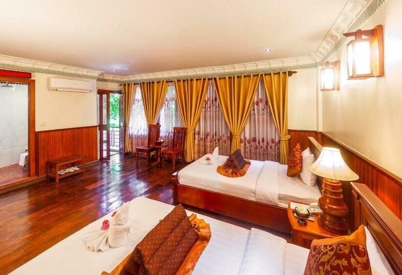 חדר סופריור, Okay Boutique