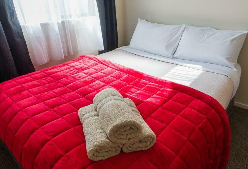 إستوديو قياسى, Hamilton Settlers Motor Lodge