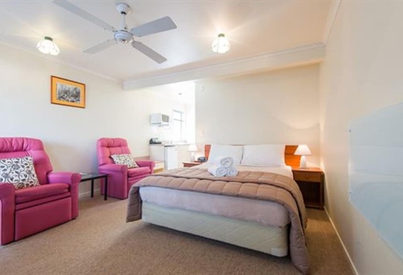 إستوديو قياسى, Hamilton Settlers Motor Lodge