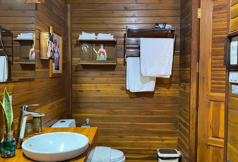 بنغل قياسي مطل على الجبل, Nan Seasons Boutique Resort